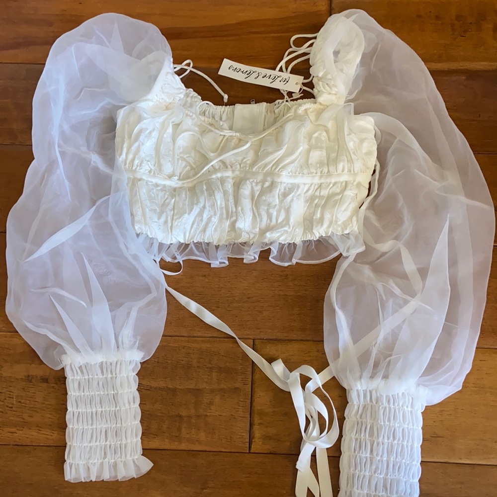 FOR LOVE & LEMONS- XS white long sleeve w/ zipper & tie backing